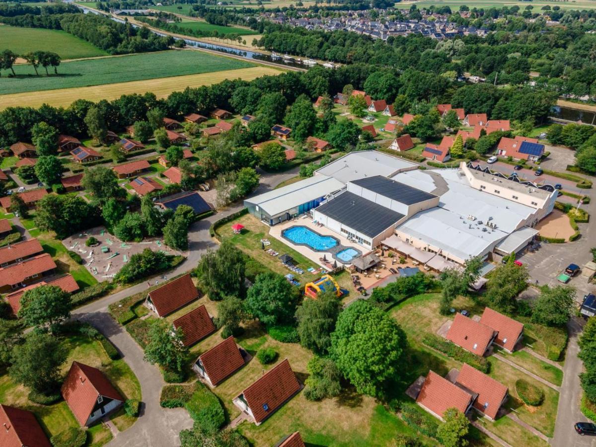 Het Familie Boshuisje - Vakantiewoning Op Prachtig Park Met Veel Faciliteiten Inc Ligbad Gramsbergen Exteriör bild