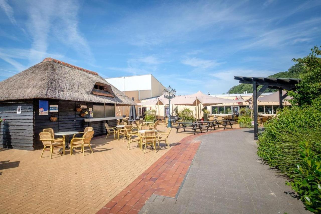 Het Familie Boshuisje - Vakantiewoning Op Prachtig Park Met Veel Faciliteiten Inc Ligbad Gramsbergen Exteriör bild