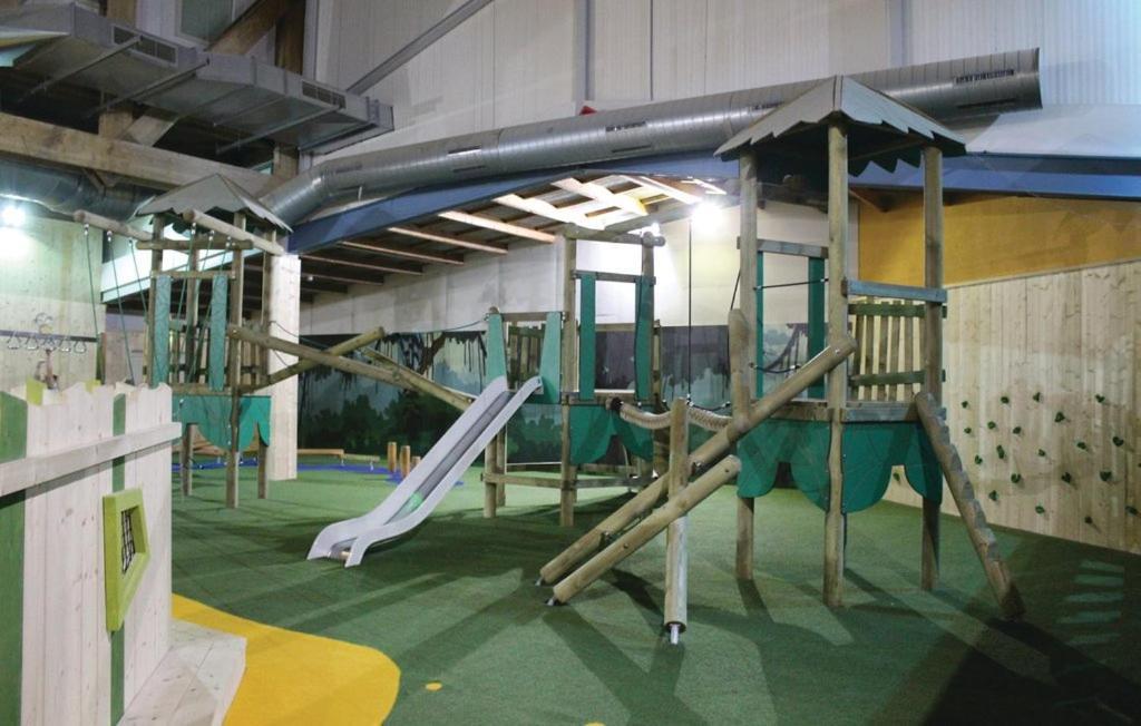 Het Familie Boshuisje - Vakantiewoning Op Prachtig Park Met Veel Faciliteiten Inc Ligbad Gramsbergen Exteriör bild